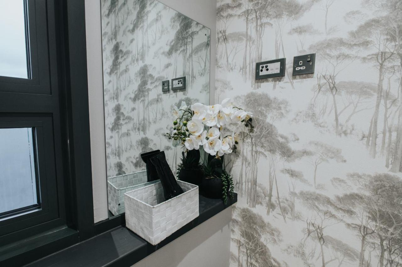 Circa17- Entire Apt, Free Parking, Gym, City Central & Free Netflix Брэкнэлл Экстерьер фото