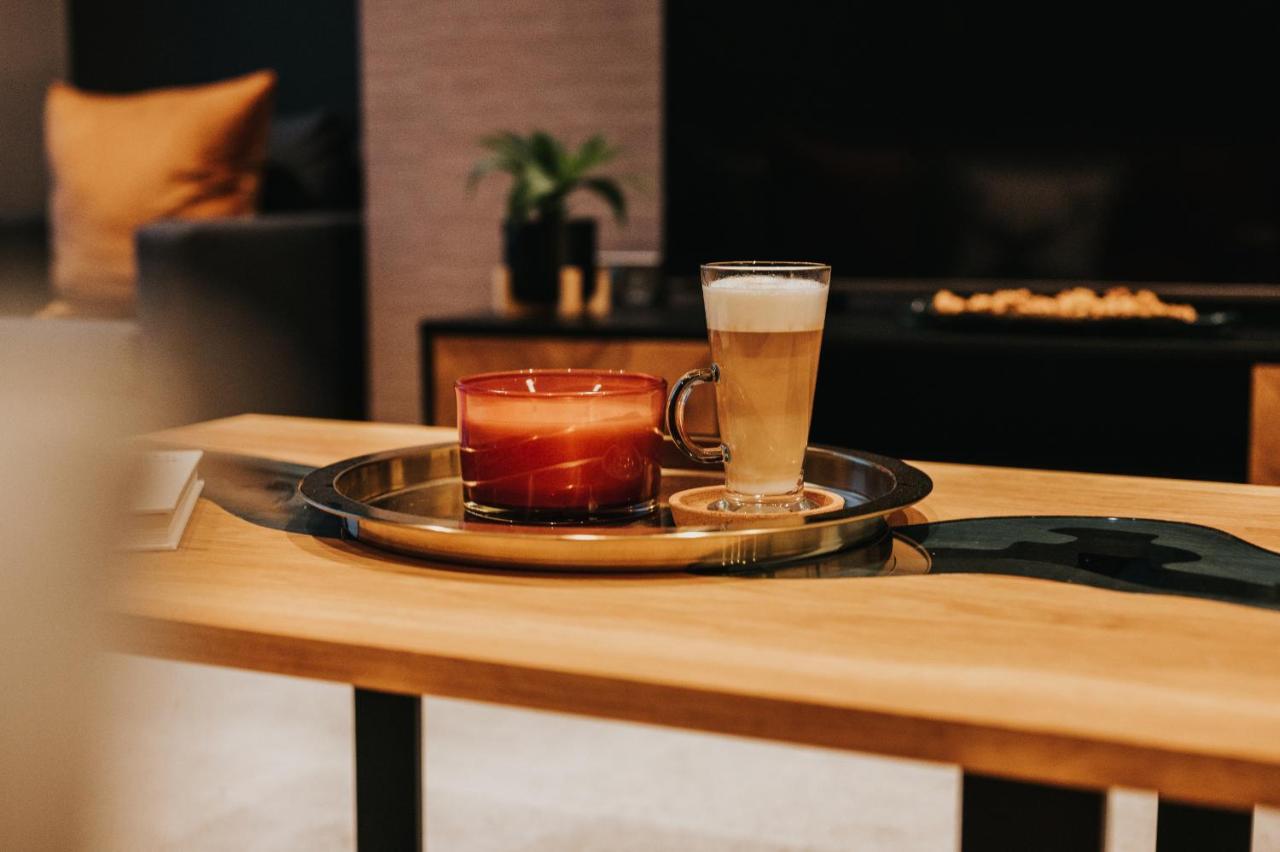 Circa17- Entire Apt, Free Parking, Gym, City Central & Free Netflix Брэкнэлл Экстерьер фото